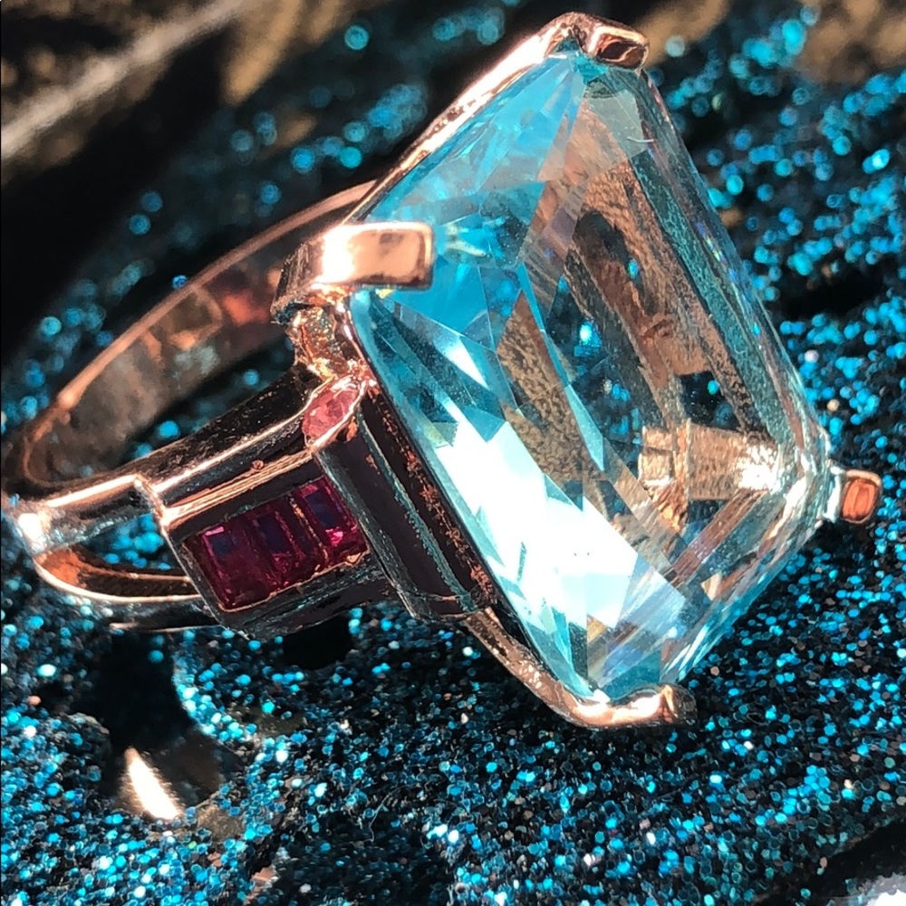 Stunning Man Made Sea Sapphire w/Rose Alloy S 7&8